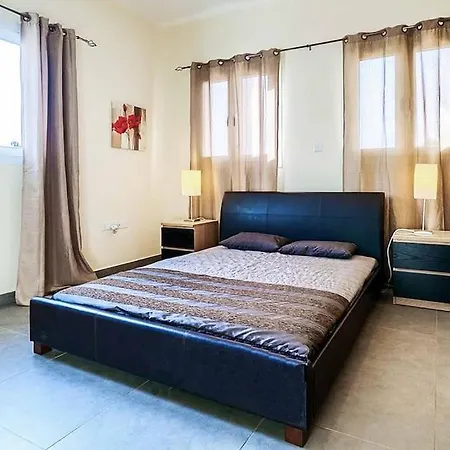 Villa Mansion View - By Apricus Holidays *